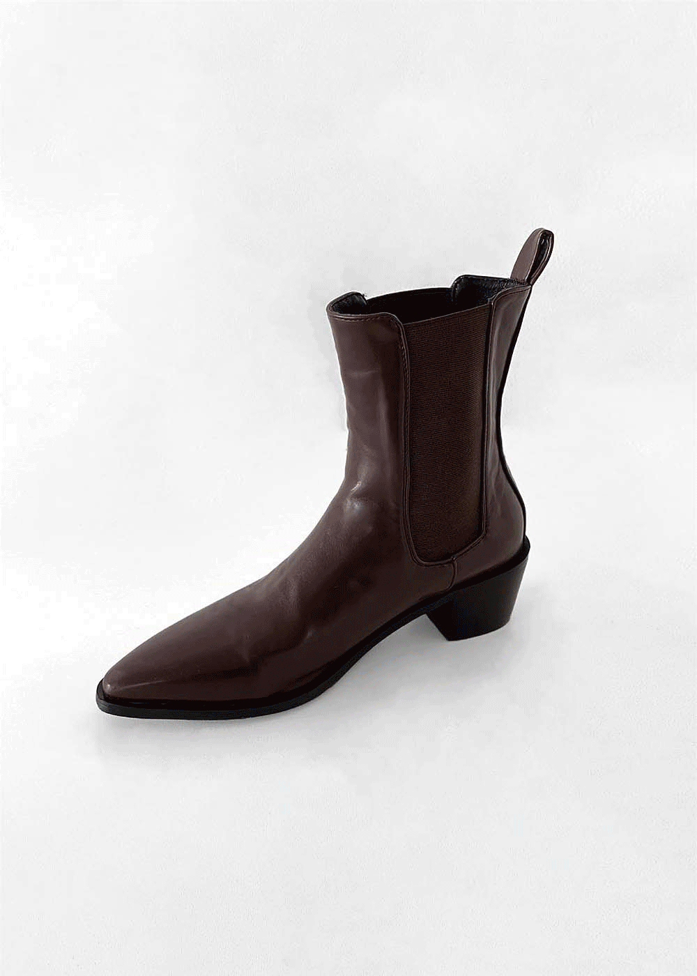 Sharp chelsea boots
