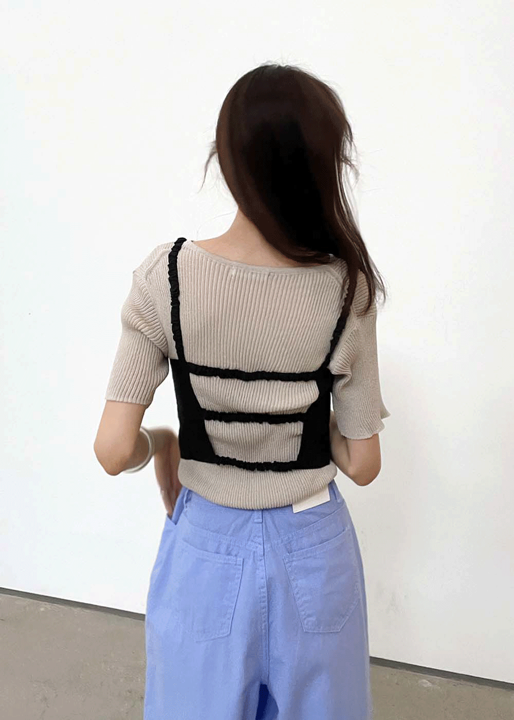 Back shirring line sleeveless top