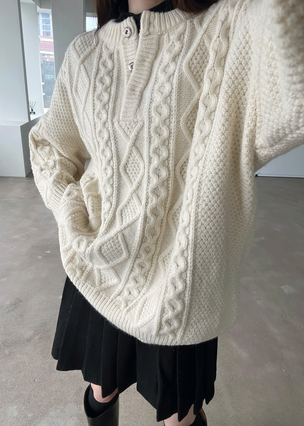 Cable snap button knit