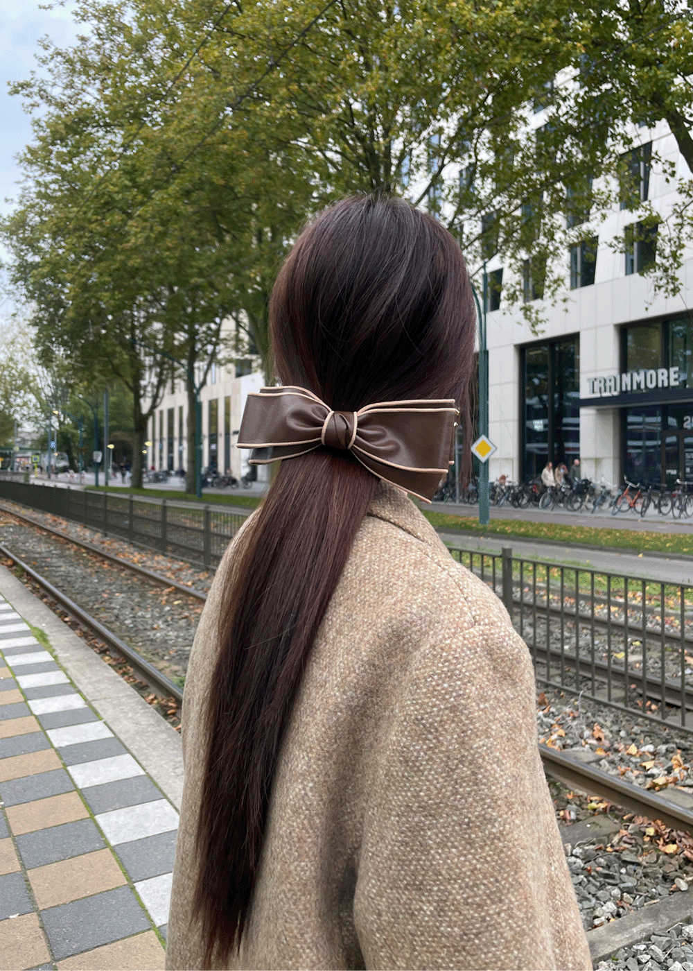 Line leather hair pin