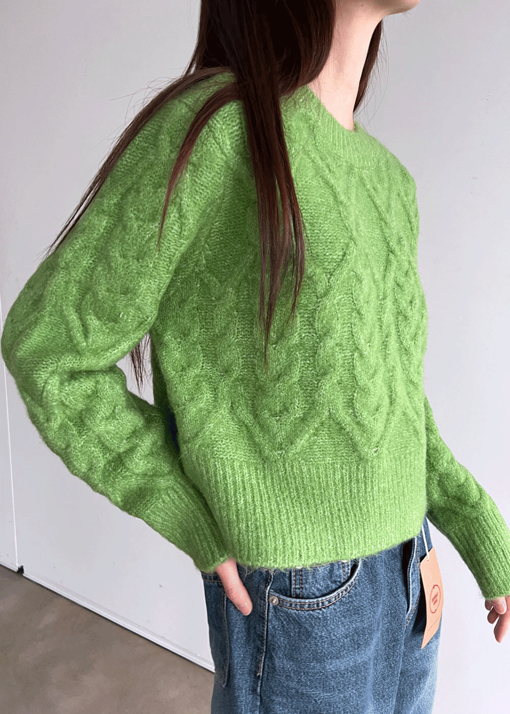 Kamill cable crop knit