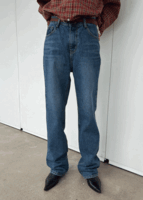 Studio straight jeans