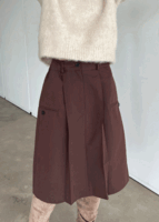 Yam button mid skirt